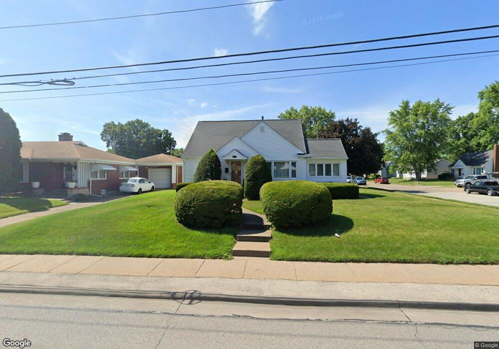 2229 W Locust St, Davenport, IA 52804 - photo 1