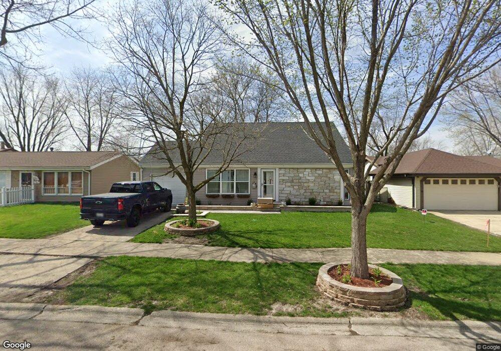 1855 Ashwood Ln, Aurora, IL 60506 - photo 1