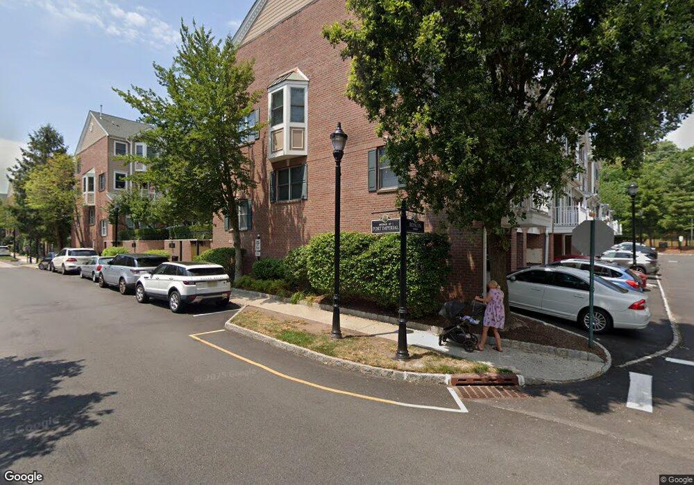 295 Roslyn Ct unit H1, West New York, NJ 07093 - photo 1