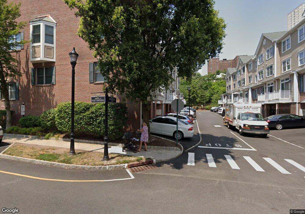 290 Roslyn Ct unit 290, West New York, NJ 07093 - photo 1