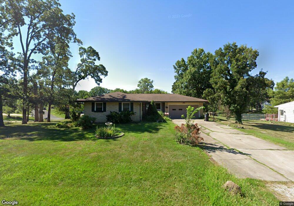 828 W Burkhart St, Moberly, MO 65270 - photo 1