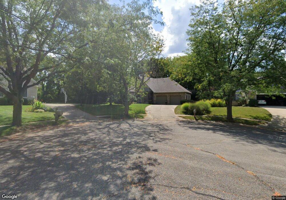 9923 Heatherglen Cir, Fishers, IN 46037 - photo 1