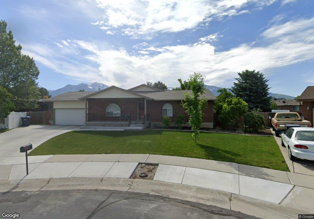 780 E Pinewood Cir, Sandy, UT 84094 - photo 1