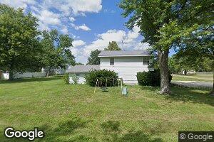 208 W King St, Avon, IL 61415