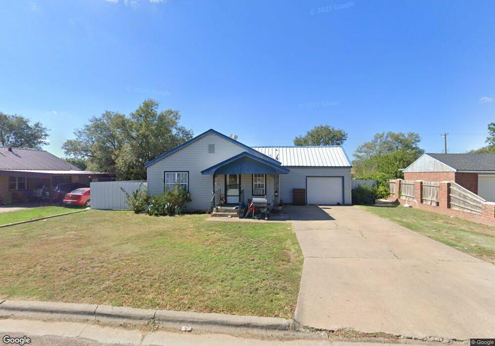 711 Cedar Ave, Dumas, TX 79029 - photo 1