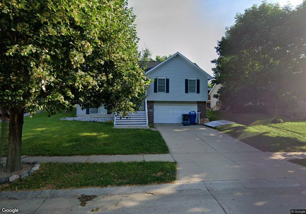 2030 W 57th St, Davenport, IA 52806 - photo 1