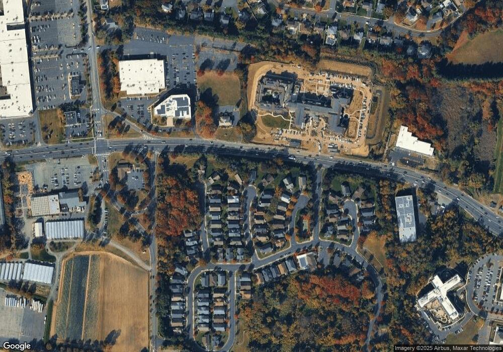 17 Hyacinth Ct, Holmdel, NJ 07733 - photo 1