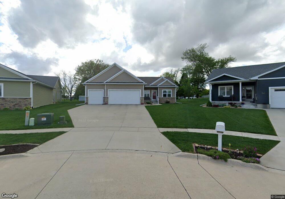 1525 Athens Ct, Cedar Falls, IA 50613 - photo 1