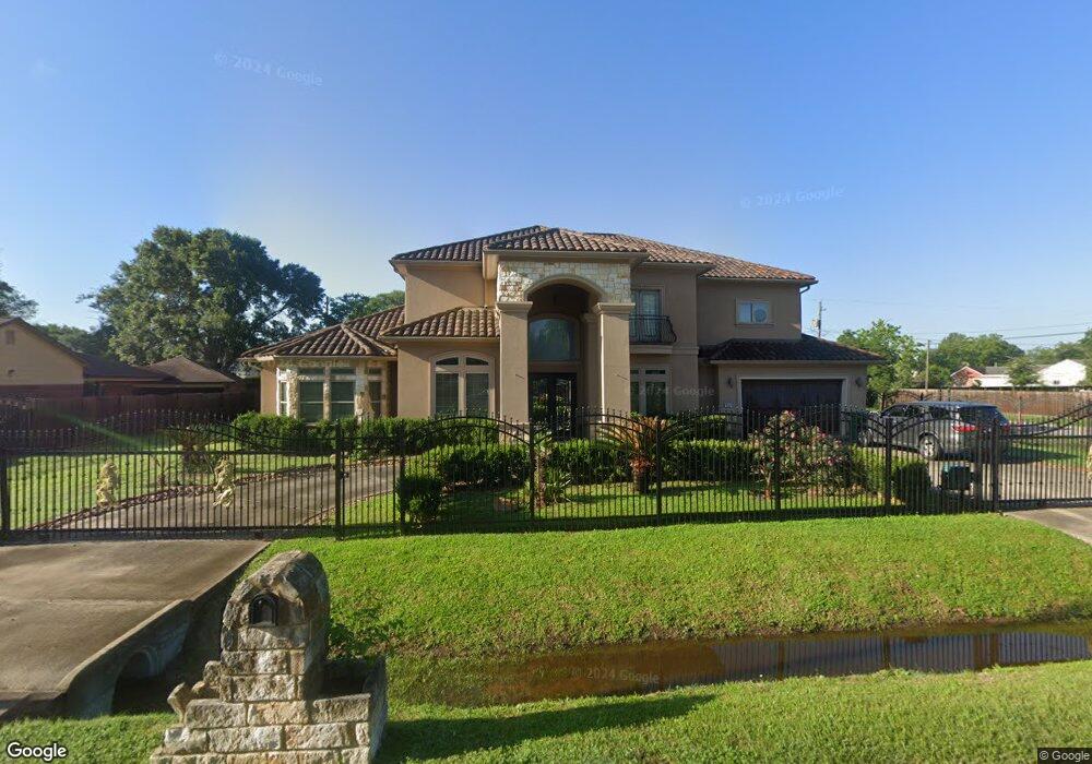 8302 Peekskill Ln, Houston, TX 77075 - photo 1