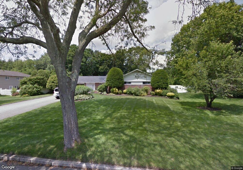 24 Candy Ln, ComMacK, NY 11725 - photo 1