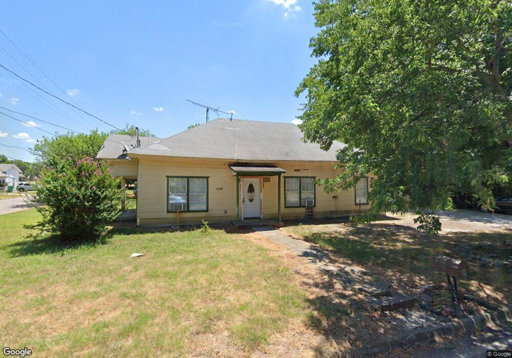 1322 Witherspoon St, Gainesville, TX 76240 - photo 1