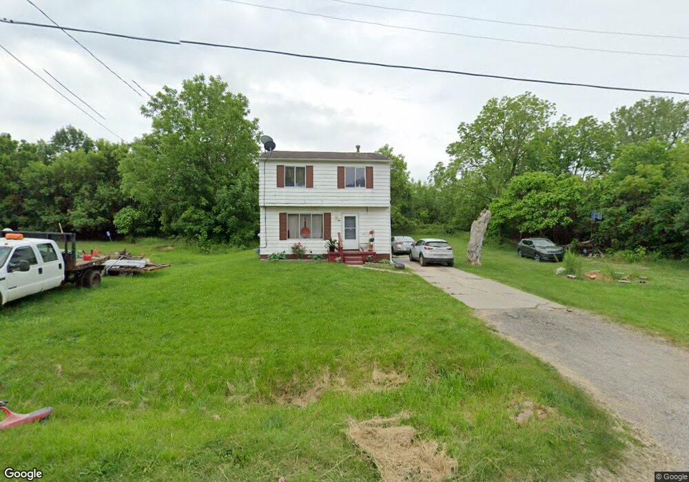 1056 E Juliah Ave, Flint, MI 48505 - photo 1