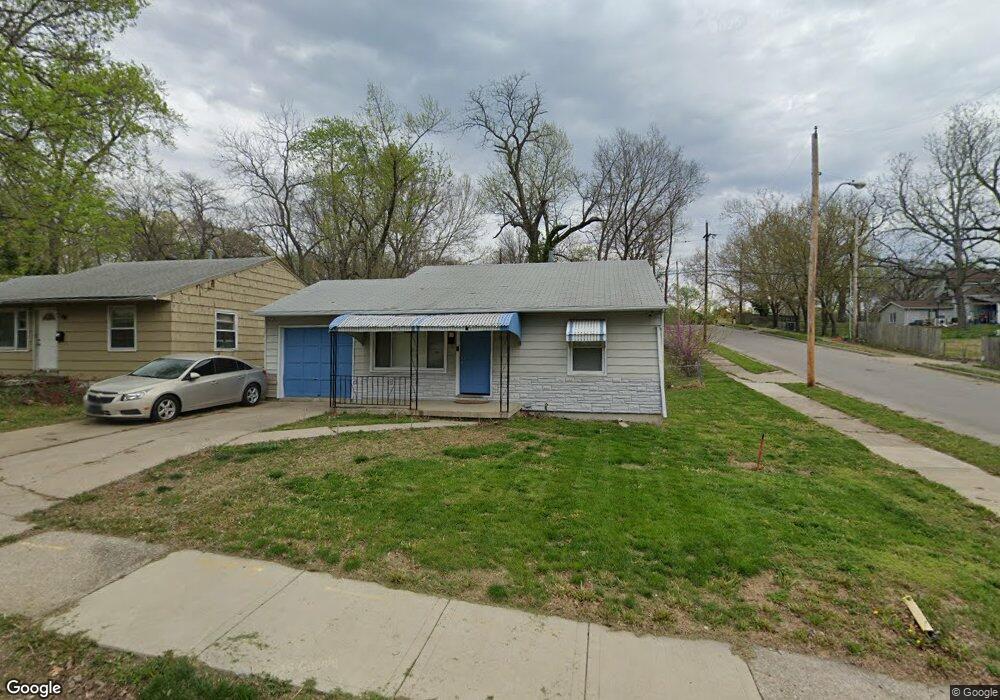 6747 Askew Ave, Kansas City, MO 64132 - photo 1