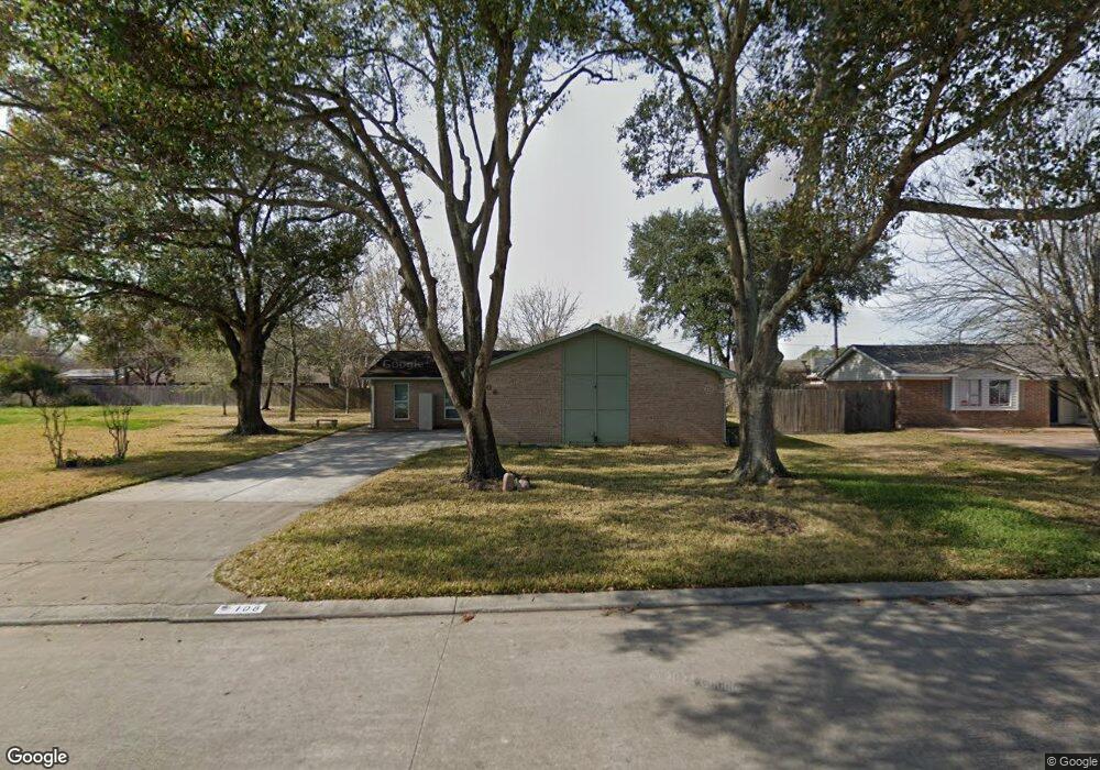 106 Mary Ann Dr, Friendswood, TX 77546 - photo 1