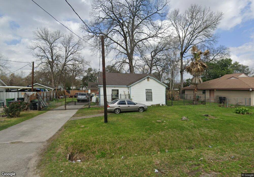 85 De Boll St, Houston, TX 77022 - photo 1