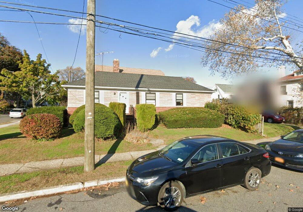 15705 Laburnum Ave, Flushing, NY 11355 - photo 1