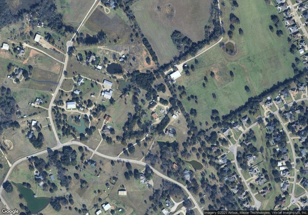 3009 Crystal Lake Dr, Granbury, TX 76049 - photo 1