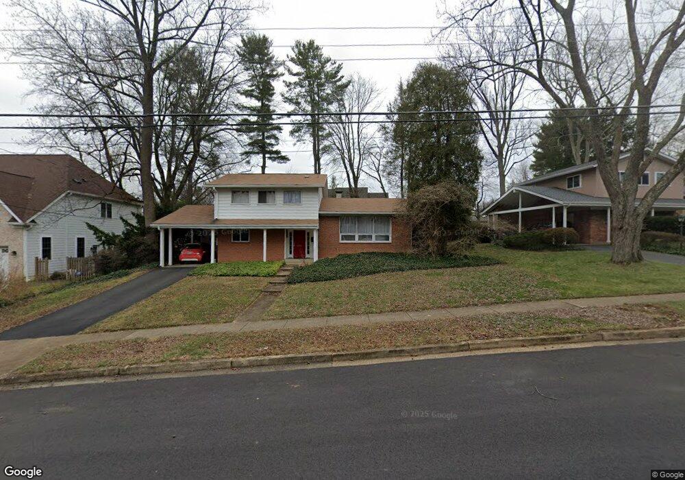 7203 Thrasher Rd, McLean, VA 22101 - photo 1