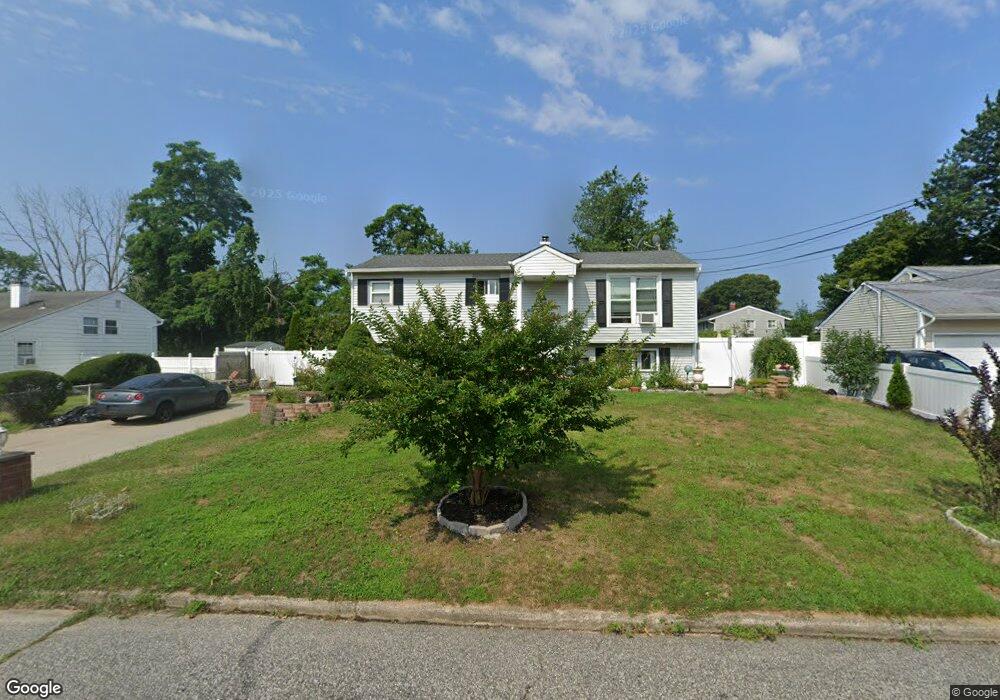 3010 Chestnut Ave, Medford, NY 11763 - photo 1