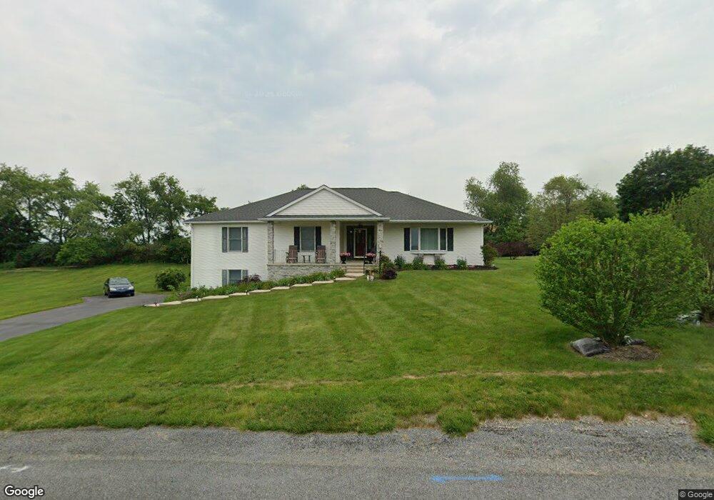 573 Wennington Dr, Chambersburg, PA 17201 - photo 1