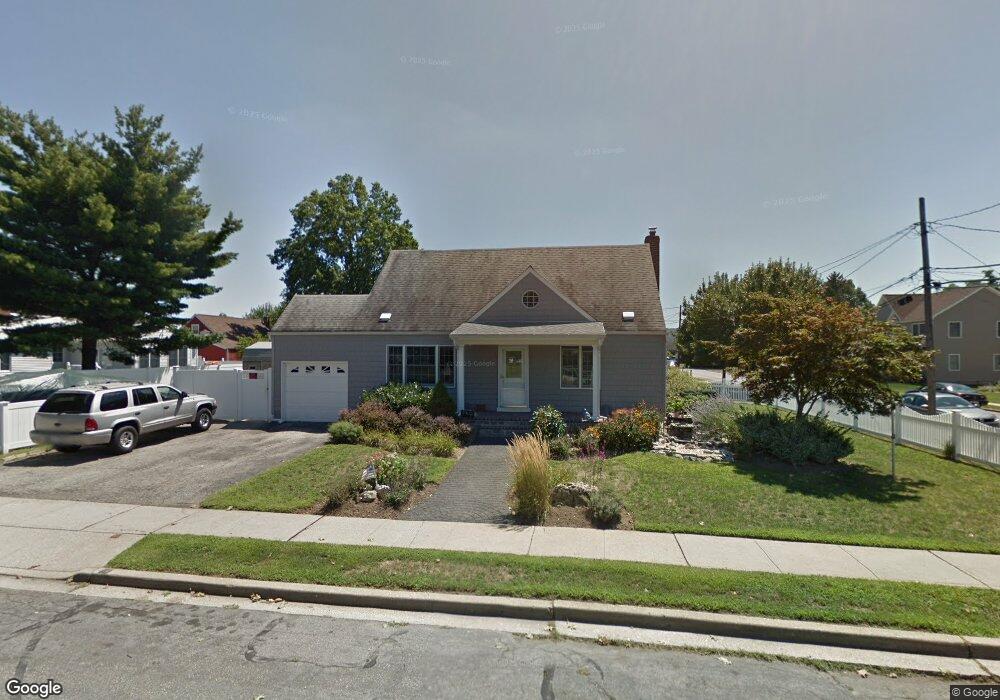 9 Lenox Ave, Bethpage, NY 11714 - photo 1