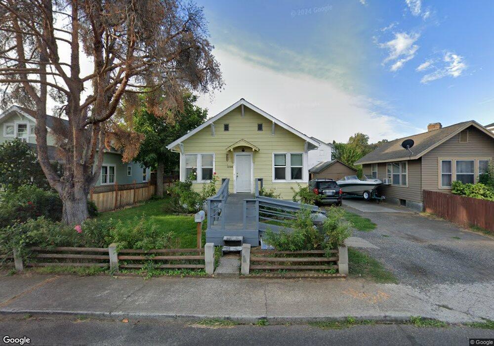 1228 E 8th St, the Dalles, OR 97058 - photo 1