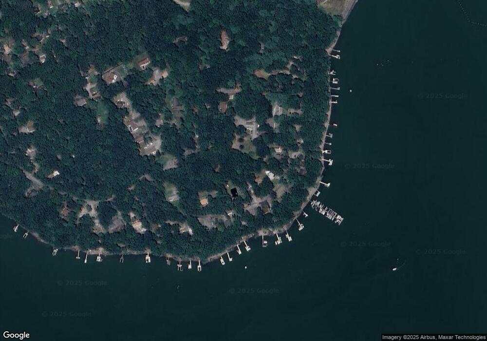 136 Woodlyn Dr, Hawley, PA 18428 - photo 1