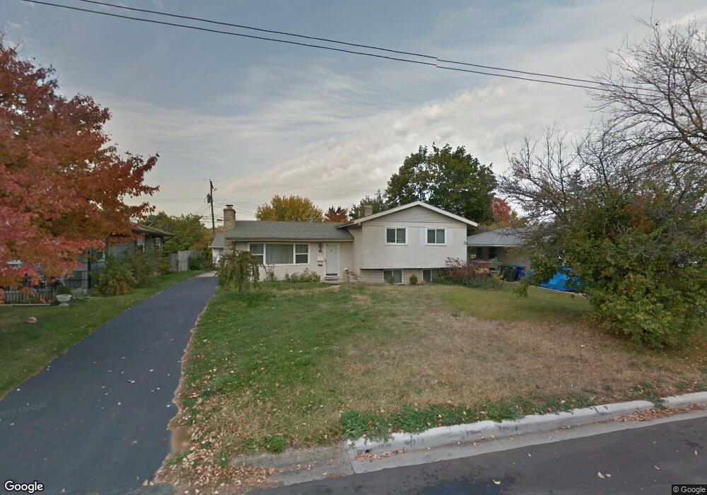 747 Brixham Rd, Columbus, OH 43204 - photo 1