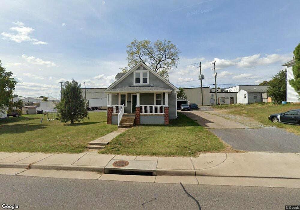 549 N Delphine Ave, Waynesboro, VA 22980 - photo 1