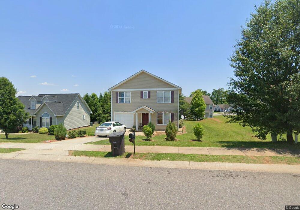 924 Faye St, Statesville, NC 28677 - photo 1