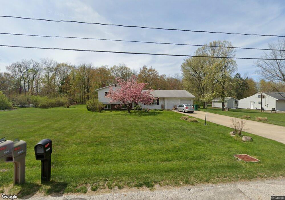 10806 Crestwood Dr, Willoughby, OH 44094 - photo 1