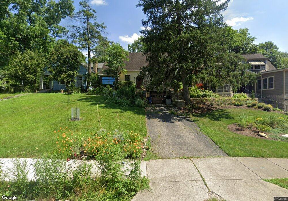 141 E Torrence Rd, Columbus, OH 43214 - photo 1