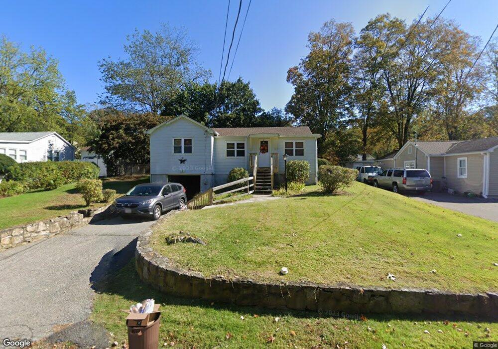 3226 Hollywood St, Mohegan Lake, NY 10547 - photo 1