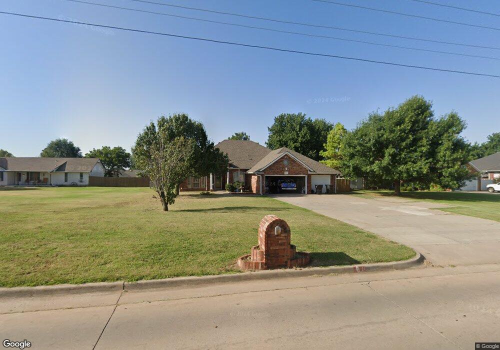 2124 NE 12th St, Moore, OK 73160 - photo 1
