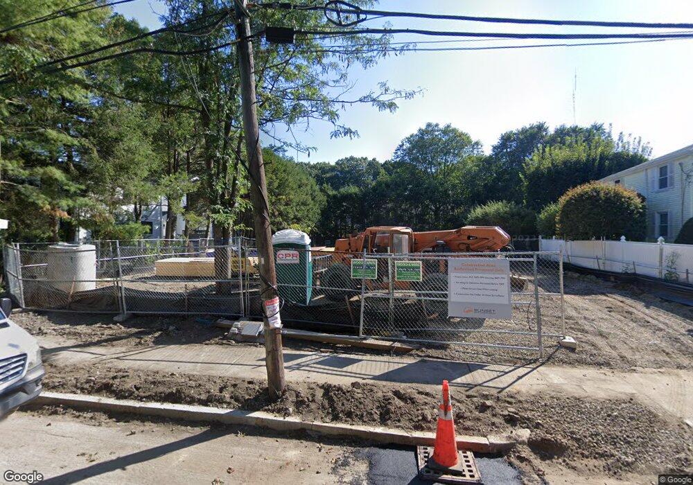 110 Thurston Rd unit 110-1, Newton, MA 02464 - photo 1