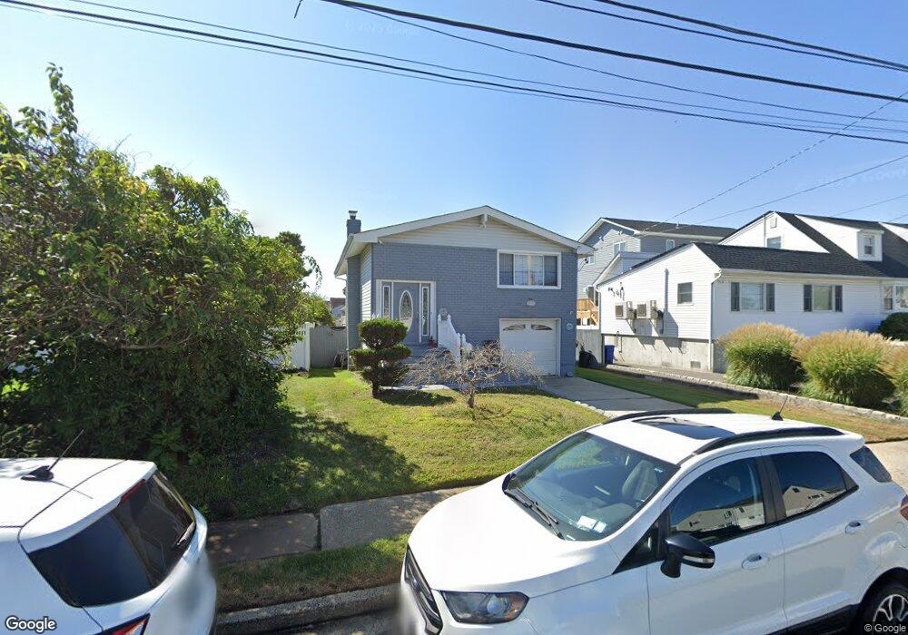 83 E Saltaire Rd, Lindenhurst, NY 11757 - photo 1