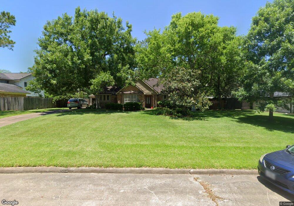 410 Colonial Dr, Friendswood, TX 77546 - photo 1