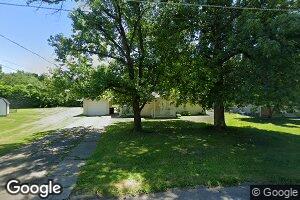 3 Neal St, Fairfield, IL 62837