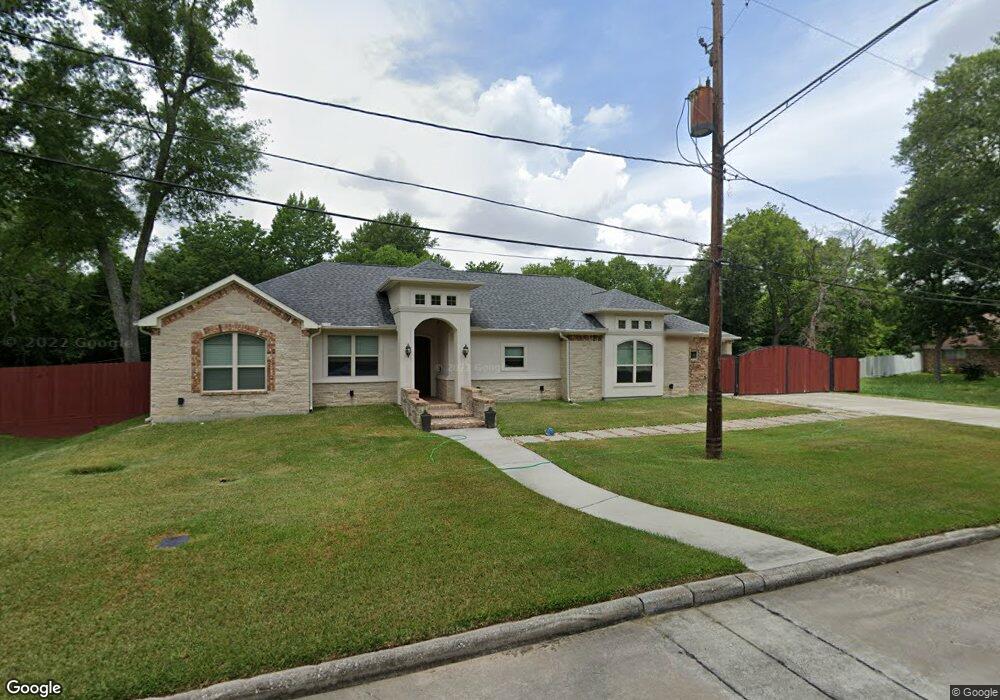 6631 Bayou View Dr, Houston, TX 77091 - photo 1