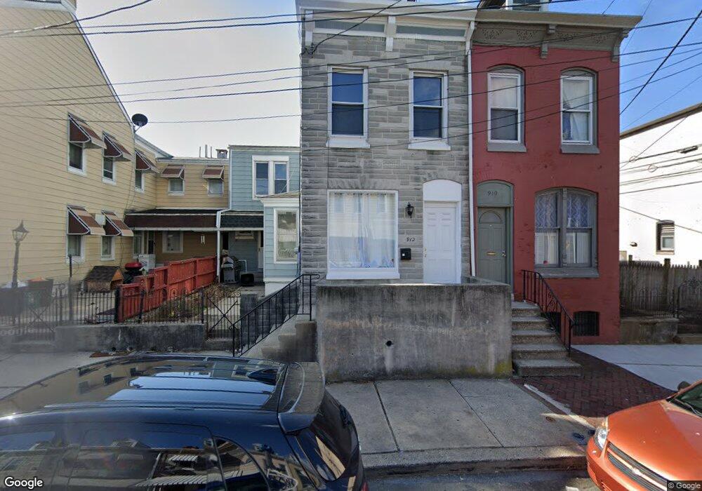 912 Marion St, Reading, PA 19604 - photo 1