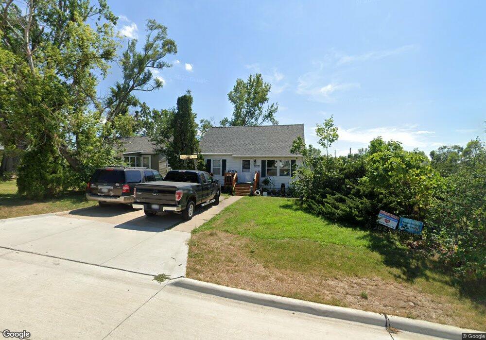 1219 21st Ave SW, Cedar Rapids, IA 52404 - photo 1