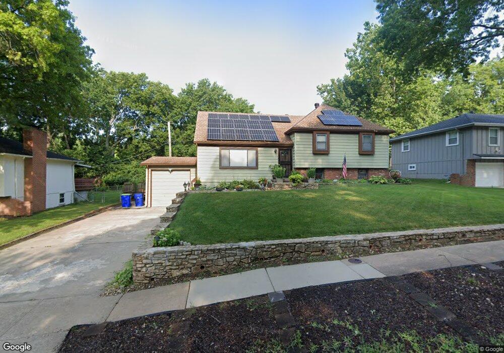 6918 Stearns St, Shawnee, KS 66203 - photo 1