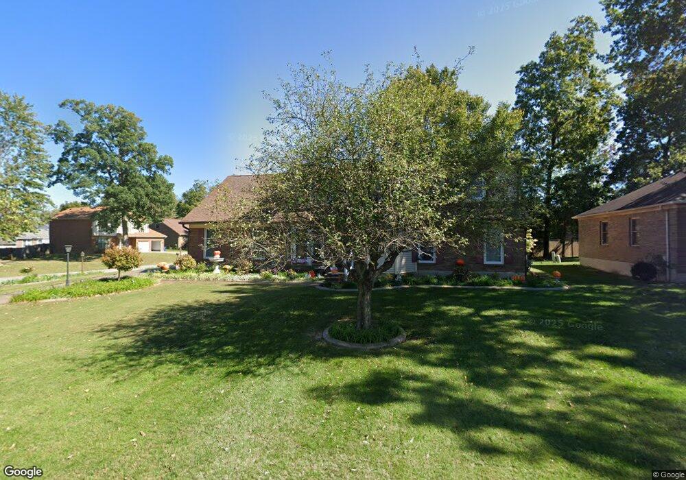 7801 Apple Valley Dr, Louisville, KY 40228 - photo 1