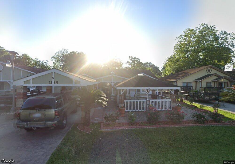 1315 8th St, Rosenberg, TX 77471 - photo 1