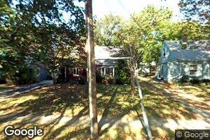 69 Cambridge St, Roslyn Heights, NY 11577