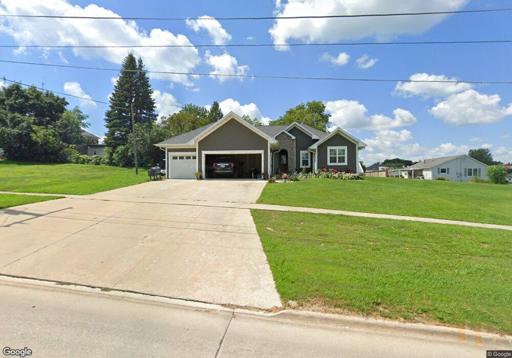 207 N Pine St, West Union, IA 52175 - photo 1