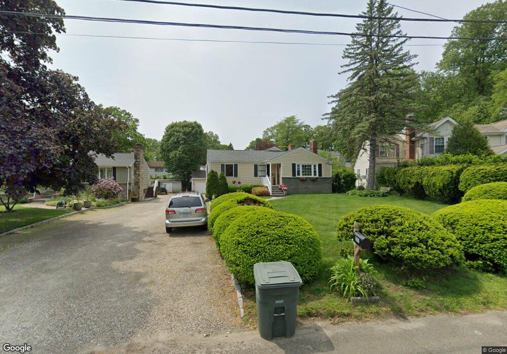 321 Dexter Dr, Bridgeport, CT 06606 - photo 1