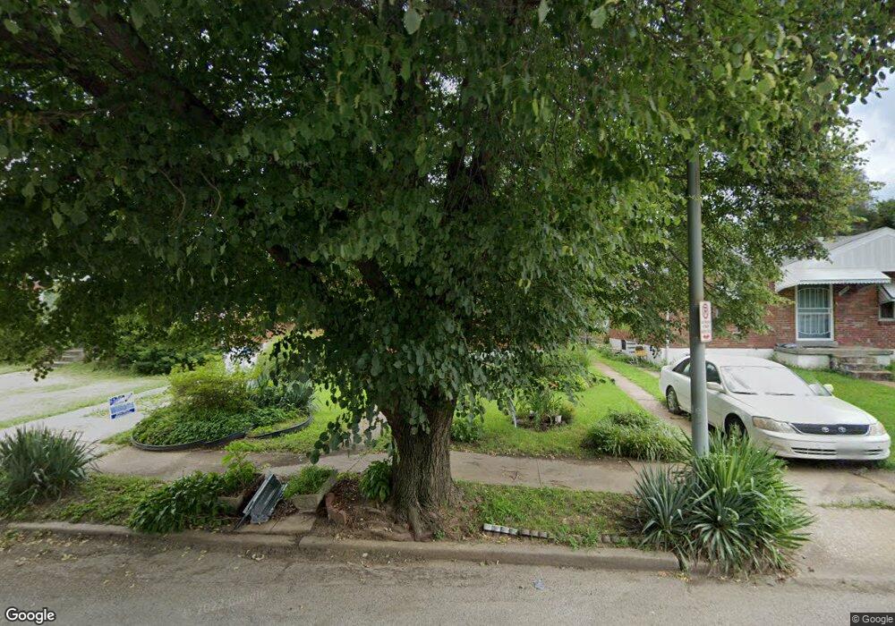 4520 Dryden Ave, Saint Louis, MO 63115 - photo 1