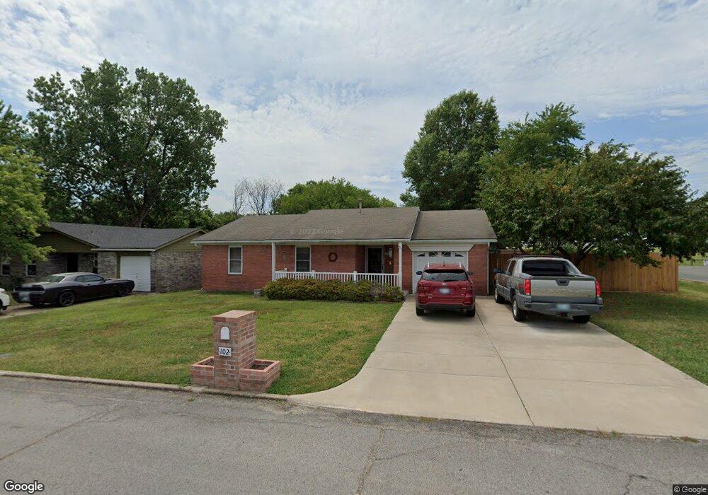102 E Forrest St, Skiatook, OK 74070 - photo 1
