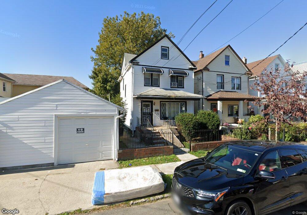 10326 170th St, Jamaica, NY 11433 - photo 1